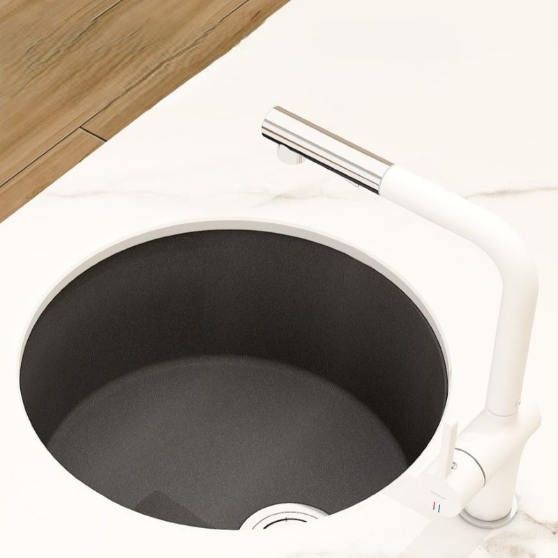 The fashionable quartz stone circular sink commonly found in contemporary small households