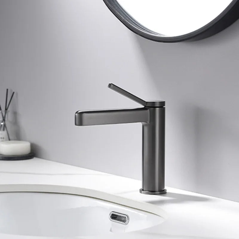 LEEGO BATHROOM FAUCET single handle single-function Hot and cold water switch